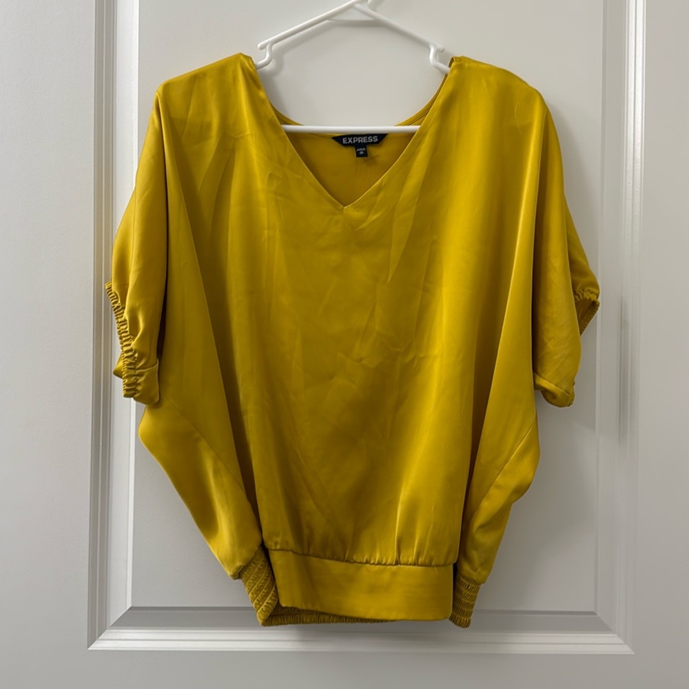 Mustard Yellow Cinched Sleeve V-Neck Top – Casual Chic by Express
